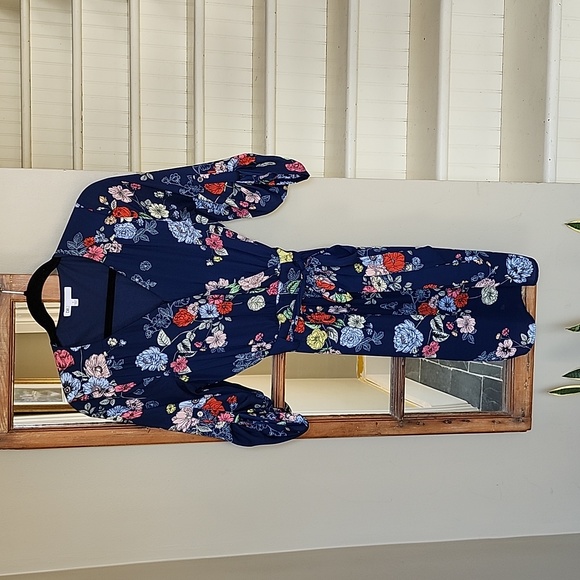 Spring dress - Picture 2 of 2